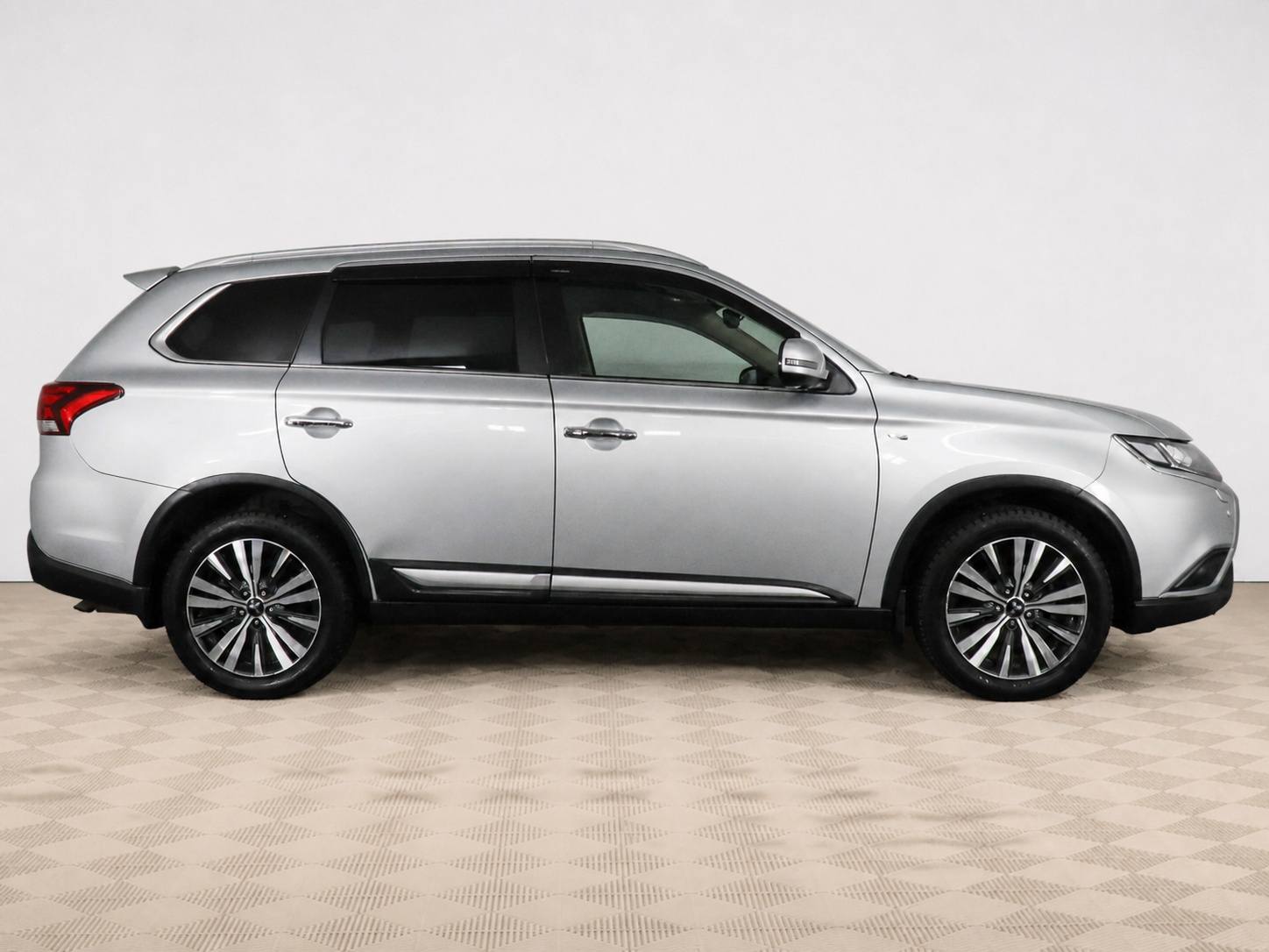 Mitsubishi - Mitsubishi Outlander III Рестайлинг 3, 2019