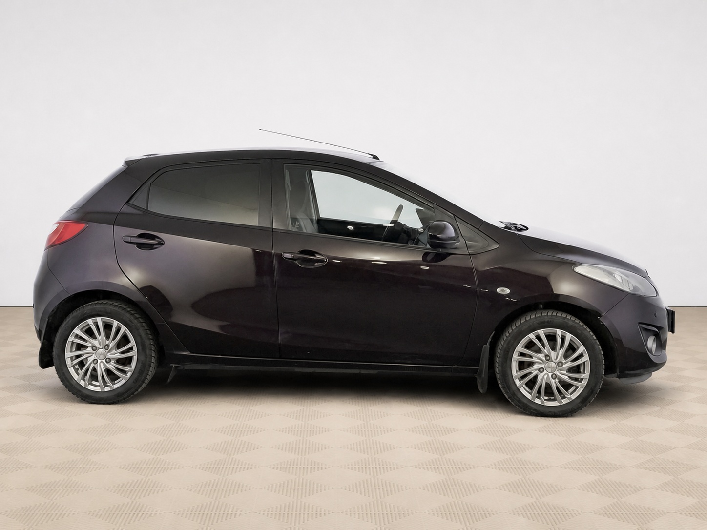Mazda - Mazda 2, 2012