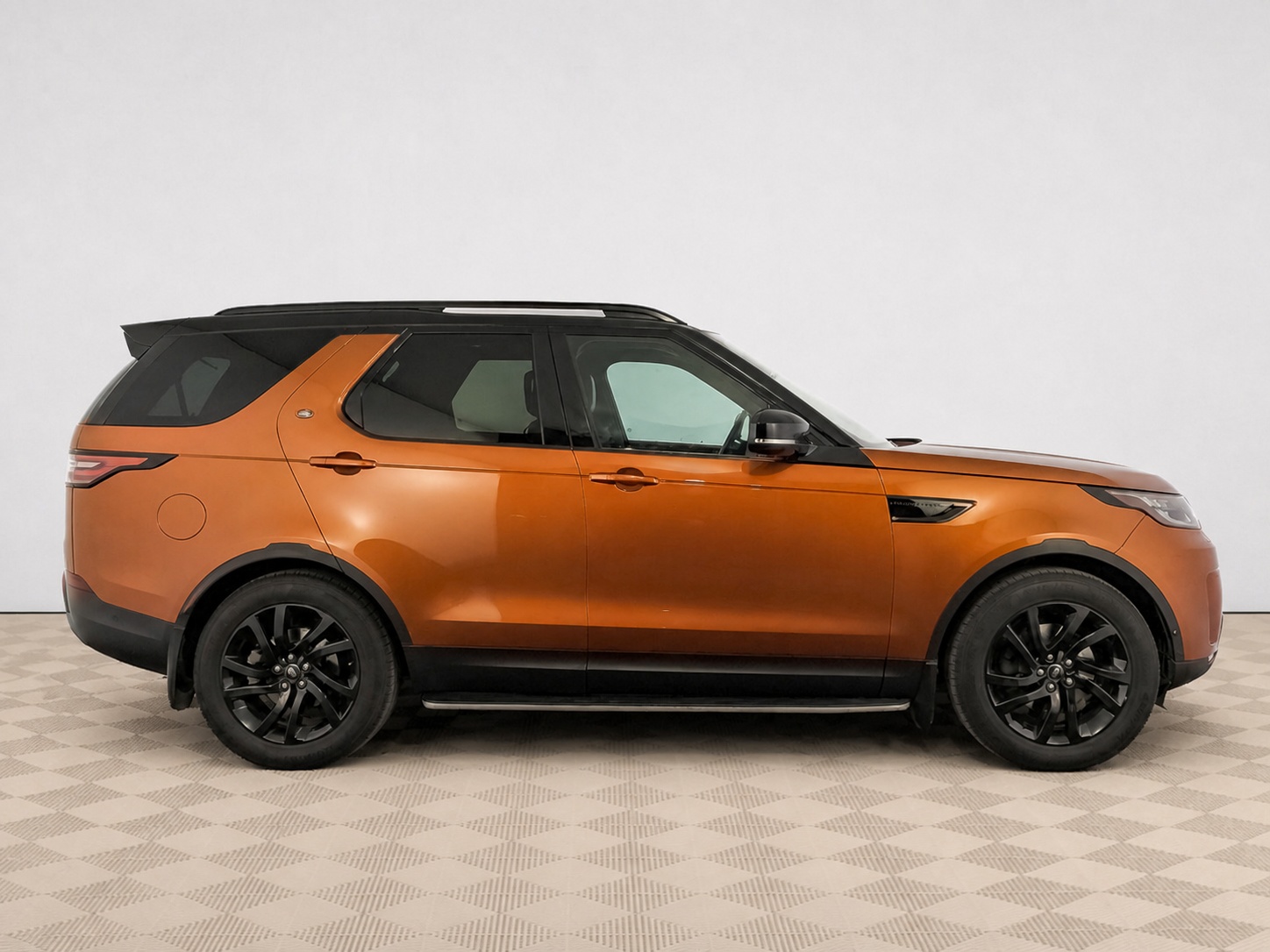 Land Rover - Land Rover Discovery V, 2019