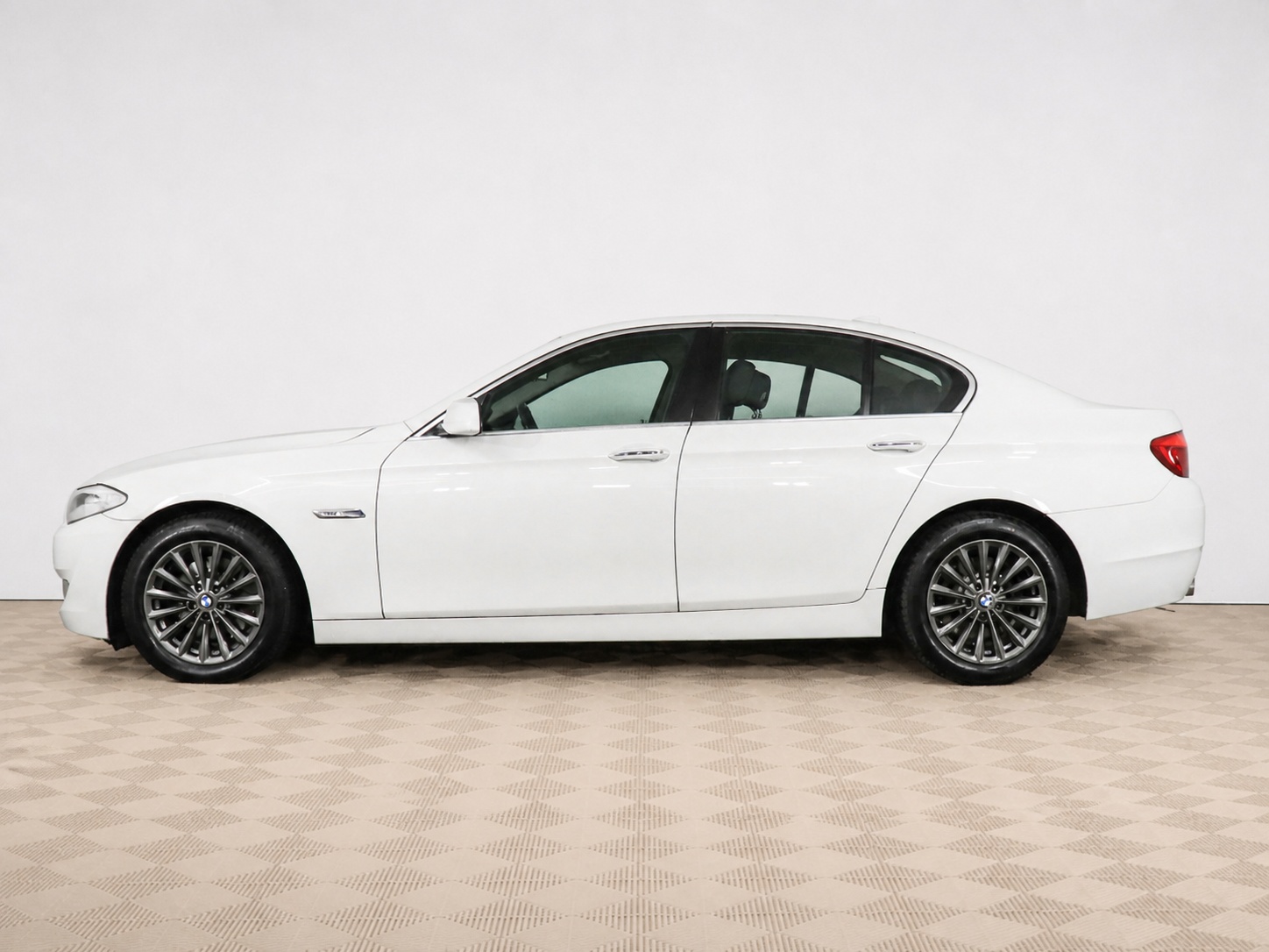 BMW - BMW 5 серии 520i VI (F10/F11/F07), 2013