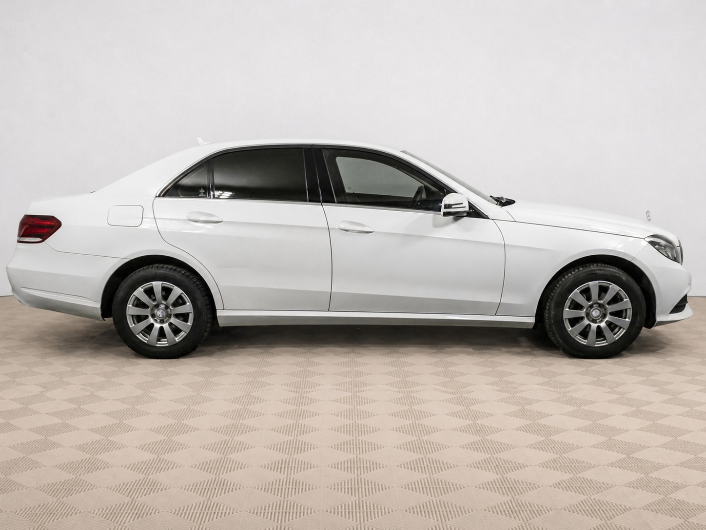 Mercedes-Benz - Mercedes-Benz E-Класс 200 IV (W212, S212, C207) Рестайлинг, 2014