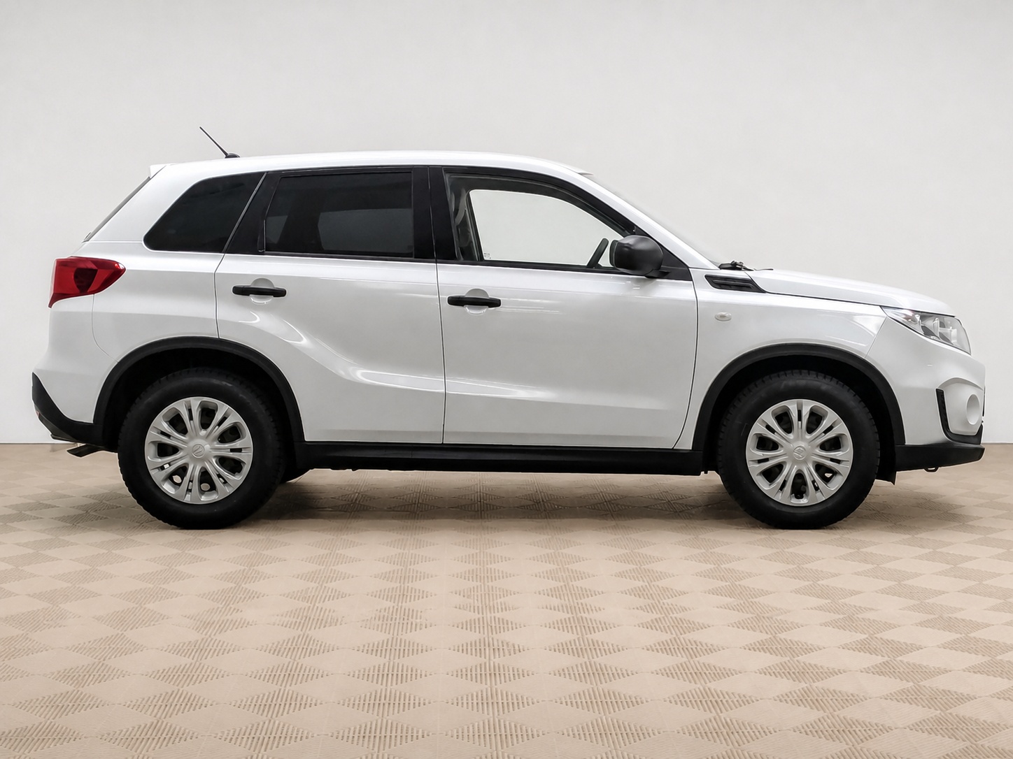 Suzuki - Suzuki Vitara, 2019