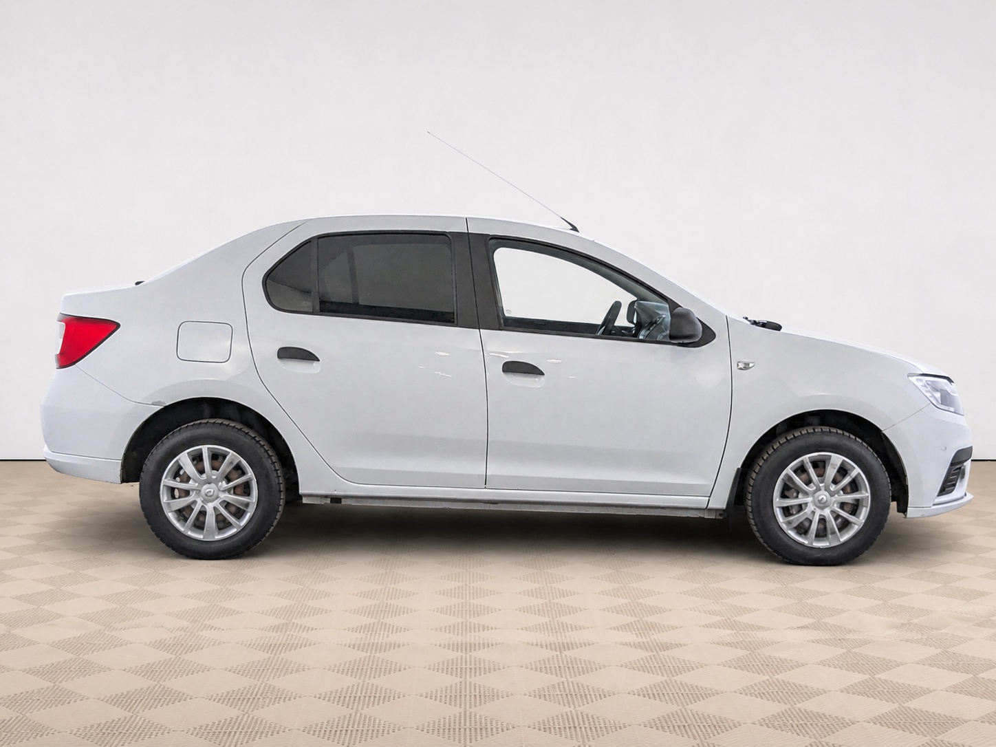 Renault - Renault Logan, 2018