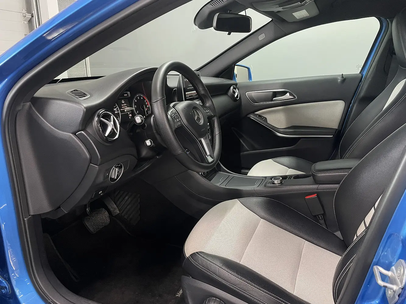 Mercedes-Benz - Mercedes-Benz A-Класс III (W176), 2013 г.