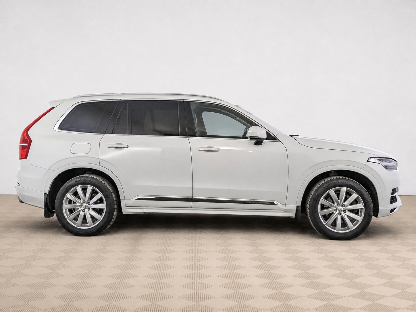 Volvo - Volvo XC90, 2019