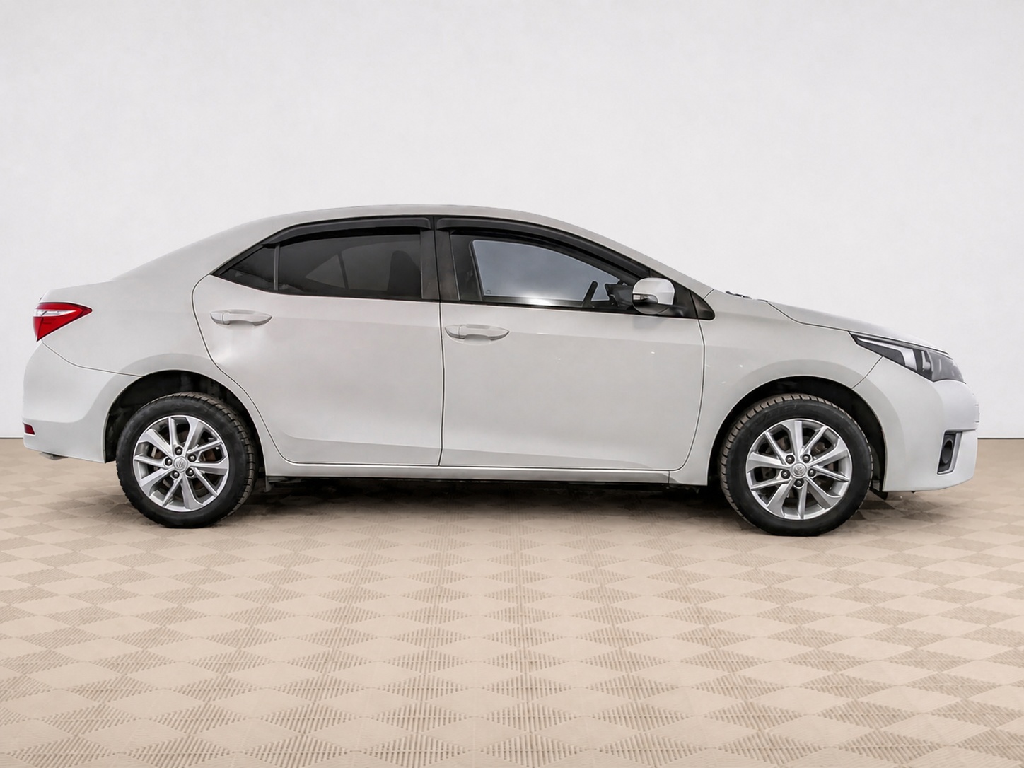 Toyota - Toyota Corolla XI (E160, E170, E180), 2015