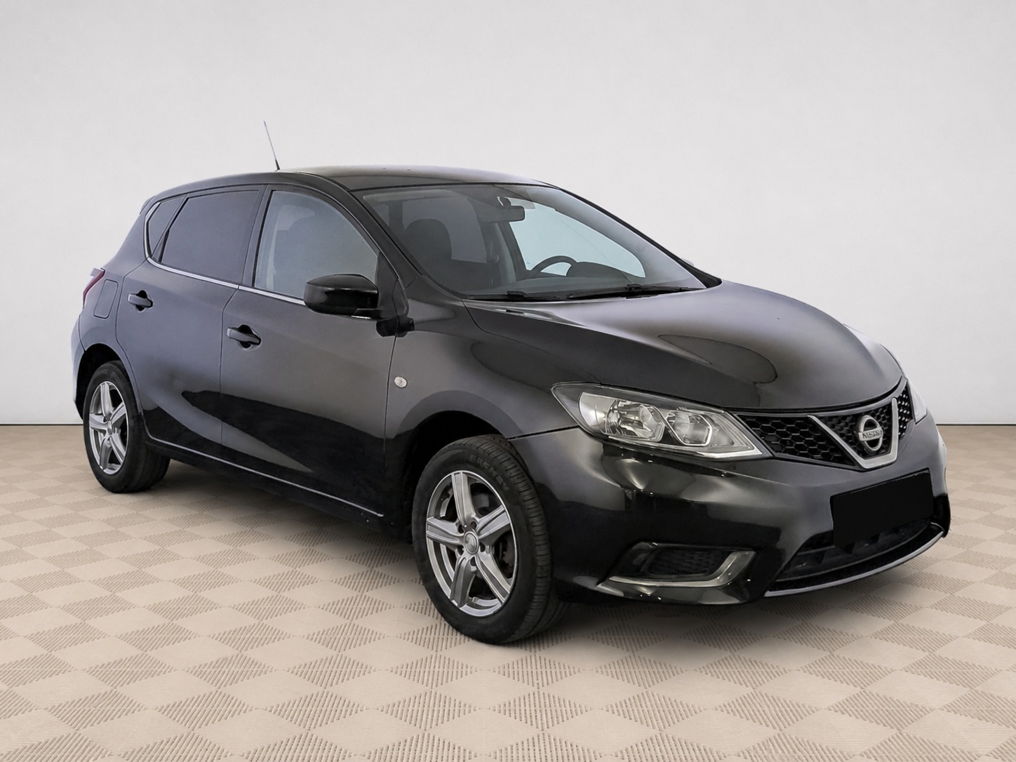 Nissan - Nissan Tiida, 2015