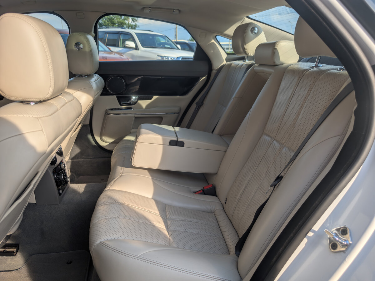 Jaguar - Jaguar XJ IV (X351), 2012