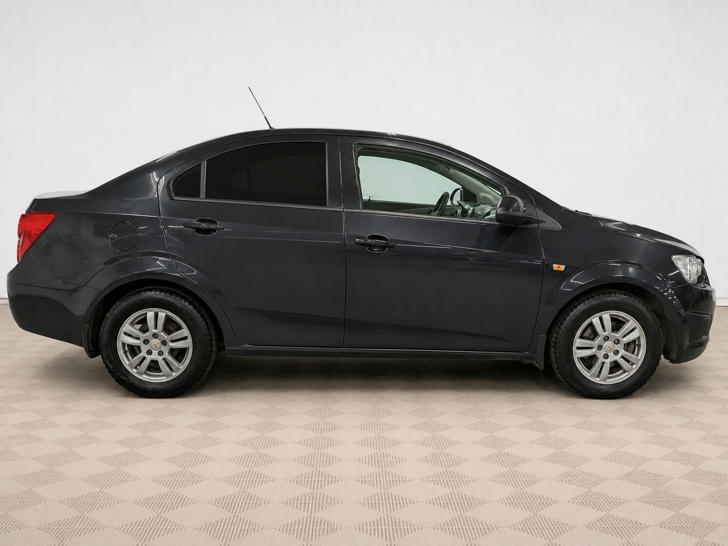 Chevrolet - Chevrolet Aveo, 2015