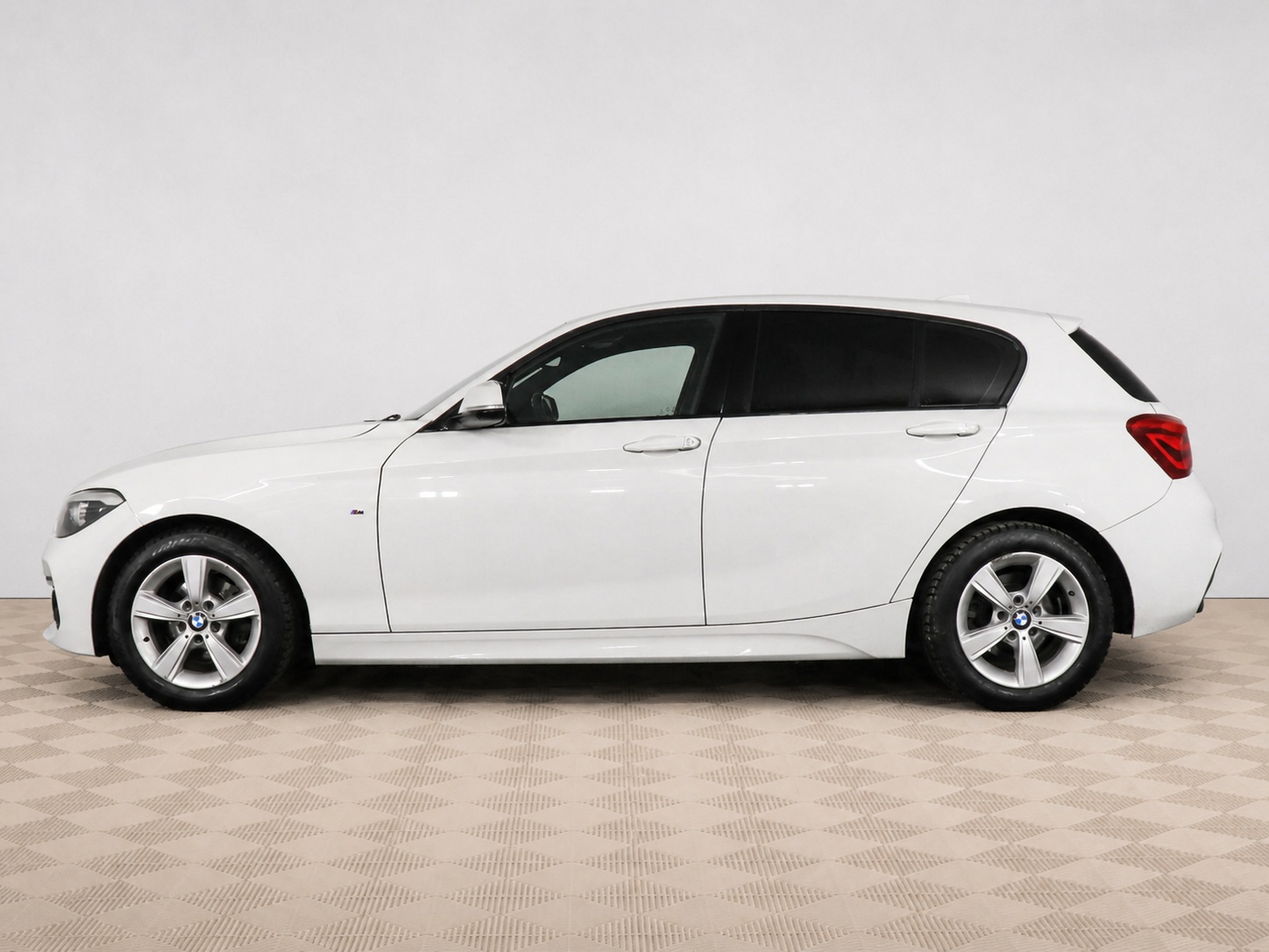 BMW - BMW 1 серии 118i II (F20/F21) Рестайлинг 2, 2019