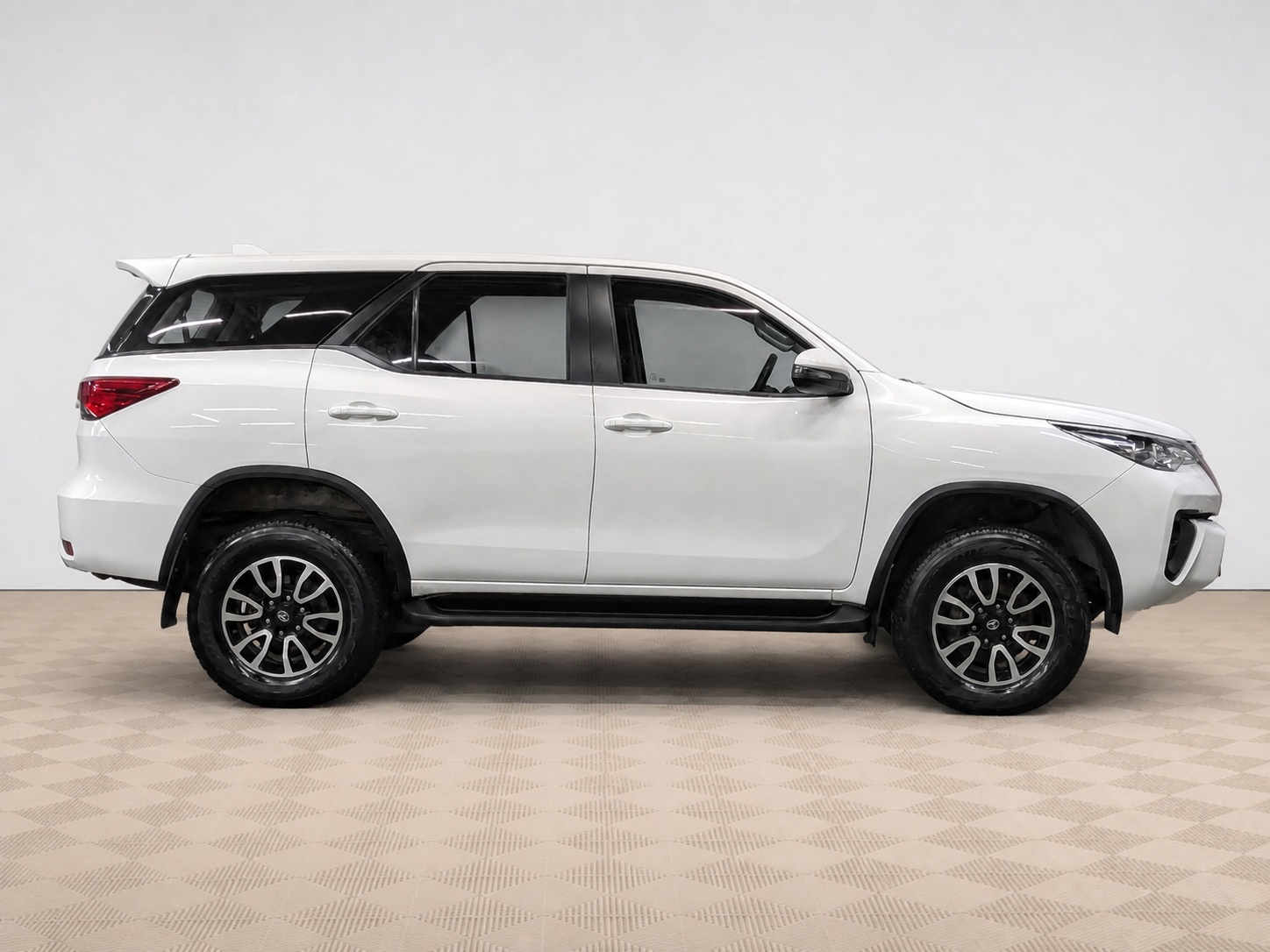Toyota - Toyota Fortuner, 2020