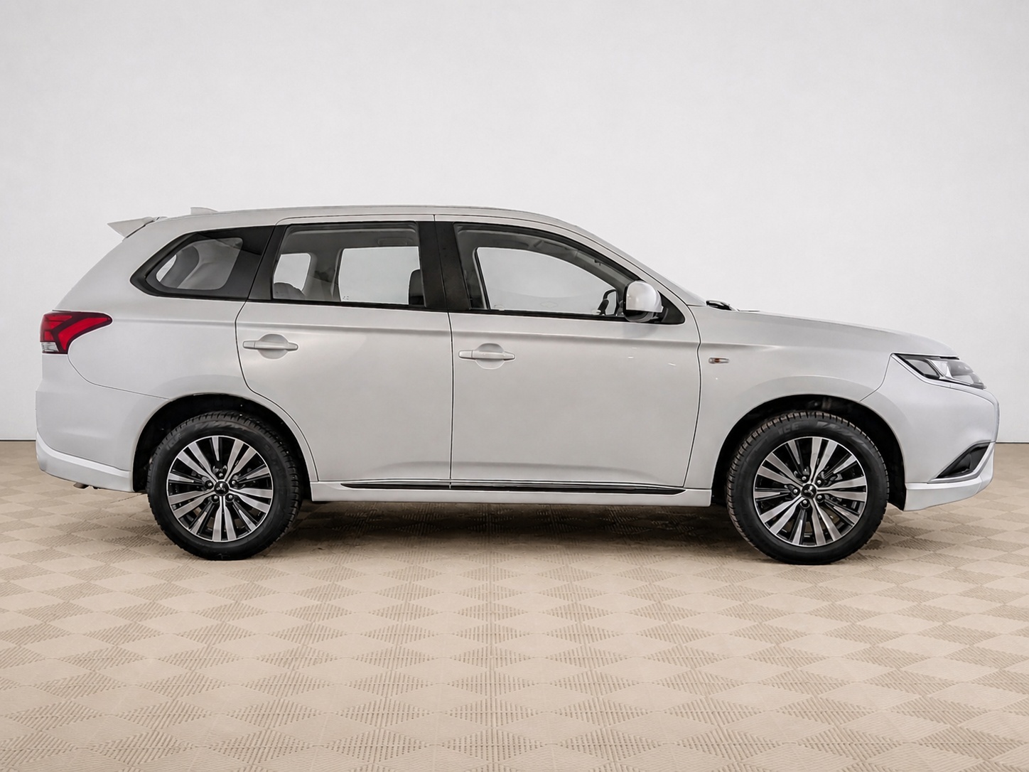 Mitsubishi - Mitsubishi Outlander, 2022