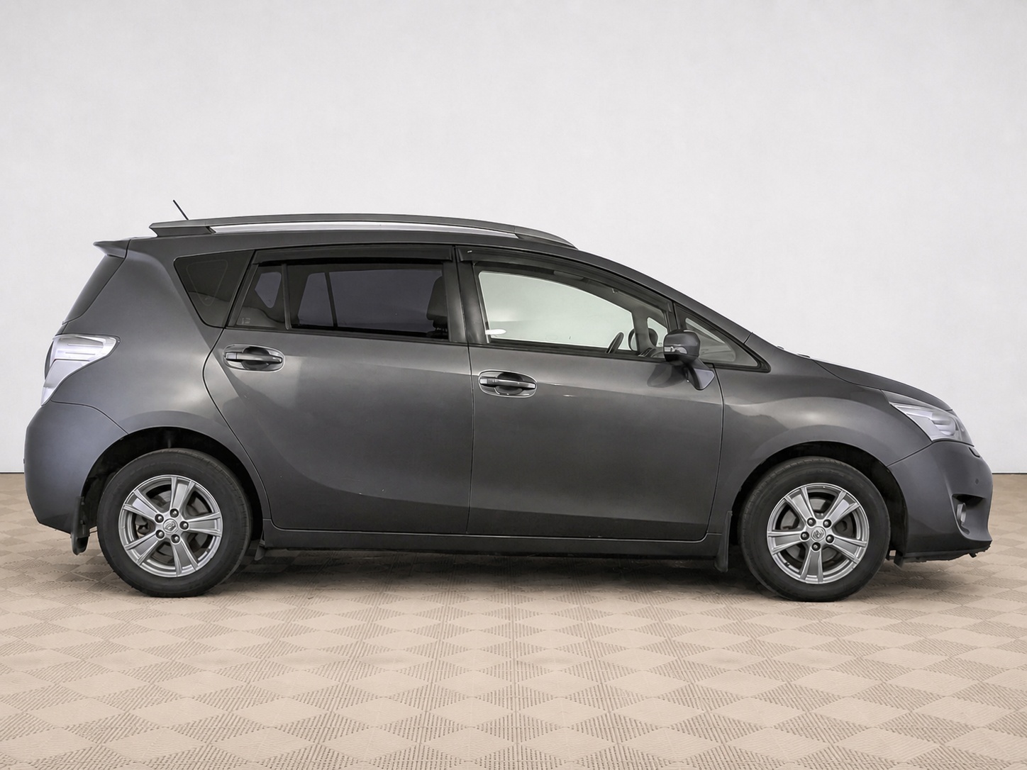 Toyota - Toyota Verso, 2013