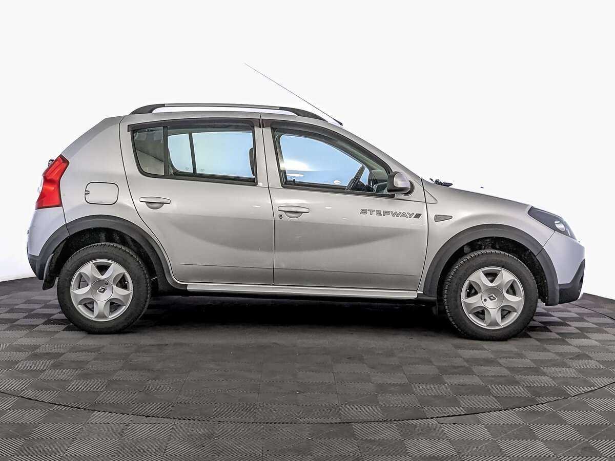 Renault - Renault Sandero, 2013
