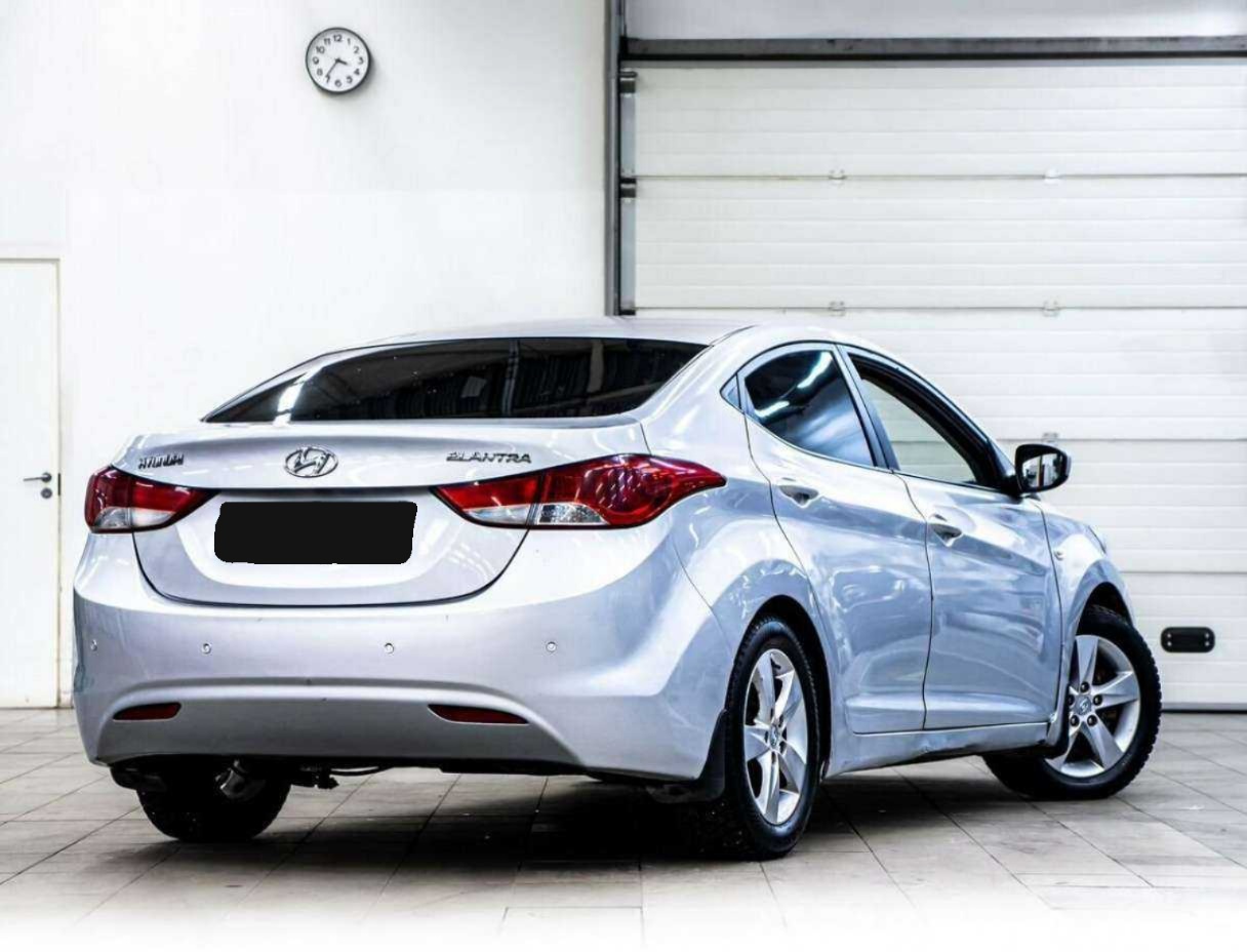 Hyundai - Hyundai Elantra, 2012