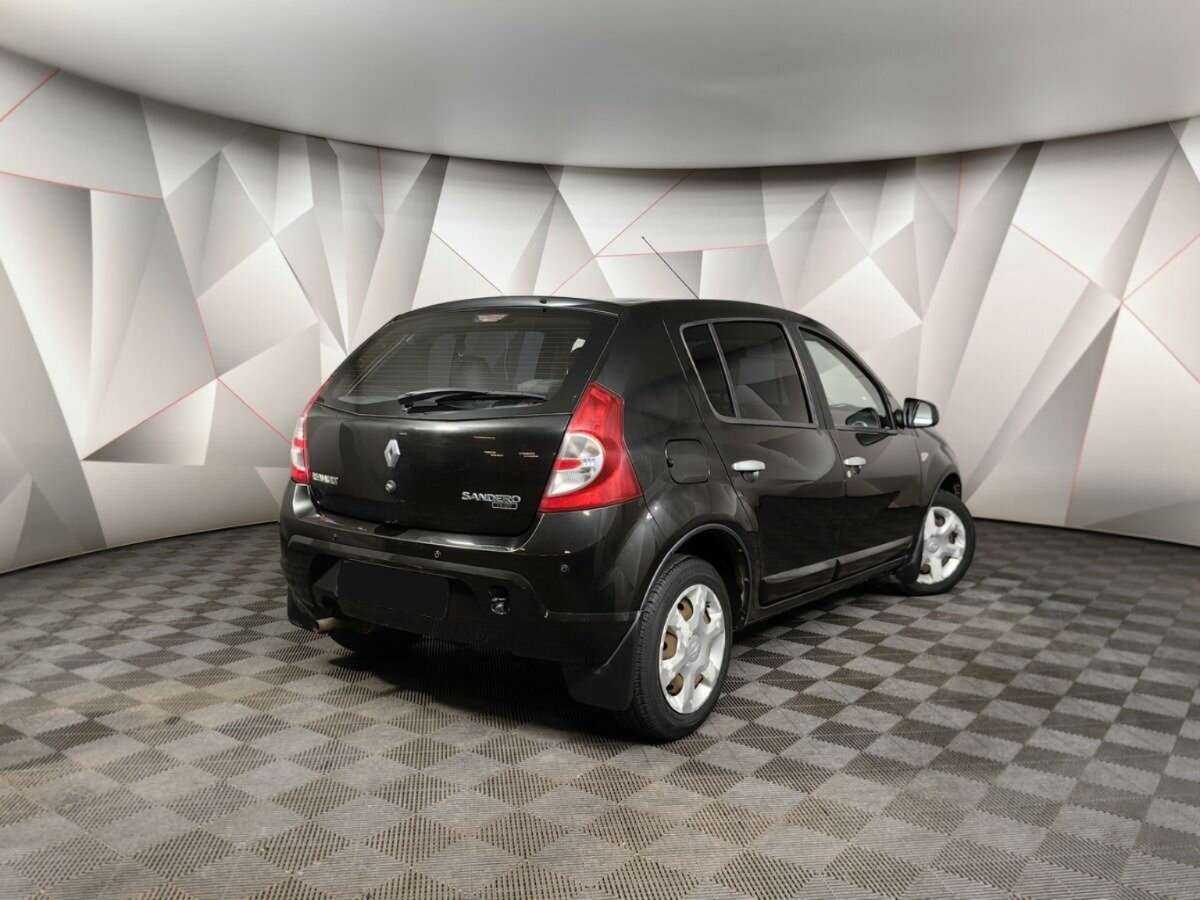 Renault - Renault Sandero, 2013